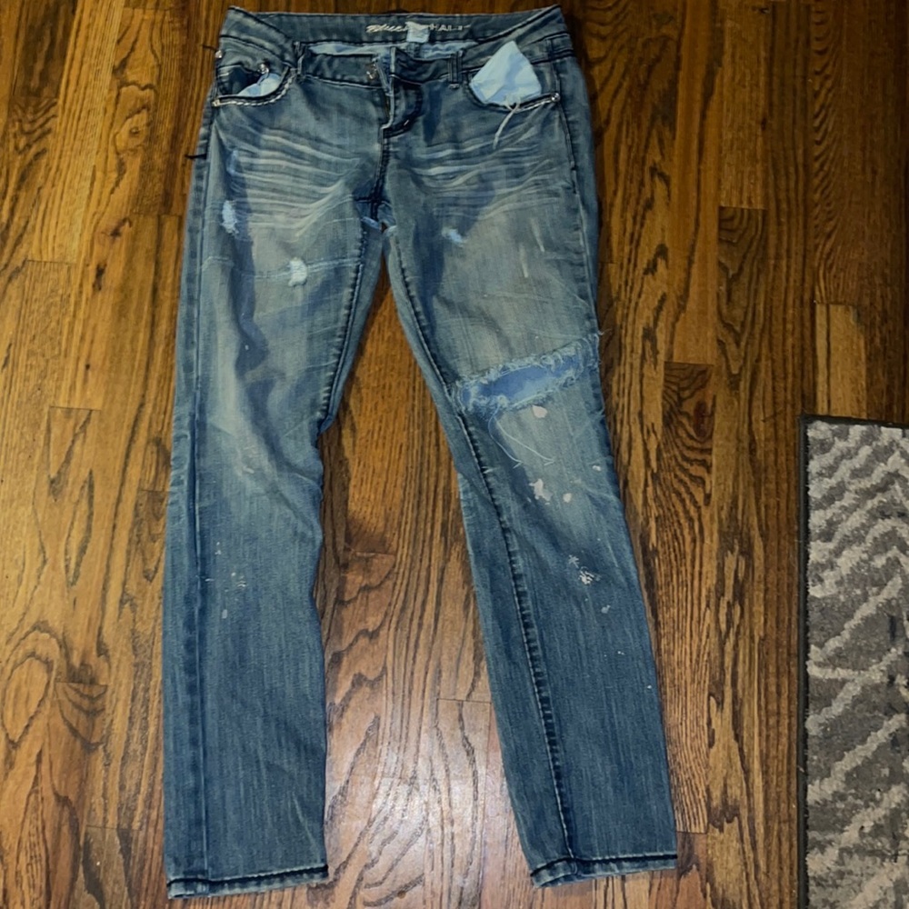 Blue asphalt distressed jeans